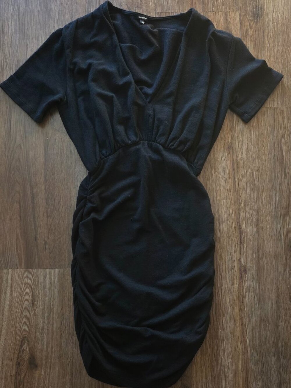 MONROW supersoft shirred v-neck dress Small, black